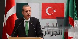 الرئيس التركي يحل بالجزائر على رأس وفد هام