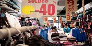 رغم الإجراءات التي اتبعتها مديرية التجارة لإنجاح الموسم… تخفيضات وهمية تفرغ “الصولد” الشتوي من هدفه بالعاصمة