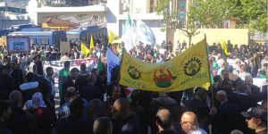 تجمعوا في عيدهم العالمي أمام مبنى UGTA… عمال ونقابيون يطالبون برحيل سيدي السعيد