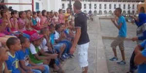 رحلات نحو الولايات السياحية.. المخيمات الصيفية فرصة للاستمتاع وقتل الروتين