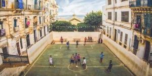 انتقدوا العجز المسجل في المرافق الترفيهية… شباب حسين داي يطالبون بحقهم في الملاعب الجوارية