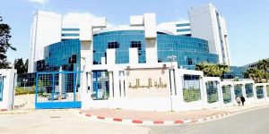 وزارة المالية ترخص لحاملي شهادات جامعة التكوين المتواصل للاستفادة من تربصات قصيرة المدى بالخارج