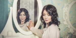 أفواه المرايا