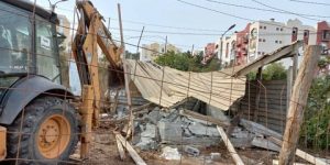 هدم بنايات فوضوية بباب الزوار