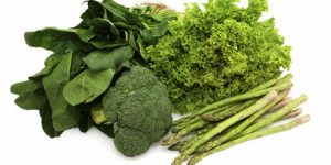 صحتنا في غذائنا.. تناول الخضروات الورقية يحد من مخاطر الإصابة بالغلوكوما