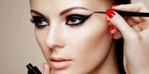 جمال وأناقة.. أسرار لمكياج عيون أكثر جاذبية