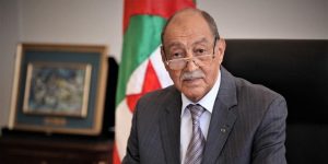 رئيس المحكمة الدستورية يعزي في وفاة رئيس الحكومة الأسبق سيد أحمد غزالي