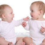 تأخرهم يشغل بال الأمهات.. الرضع لديهم قدرات مذهلة على التعلم والتواصل