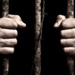  الشباب بين الانحراف والاستقامة