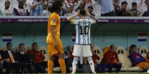 انتقام قديم وراء احتفال “البرغوت” أمام فان غال