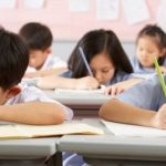 قضاء وقت أطول خارج المنزل يحسن إبصار الأطفال