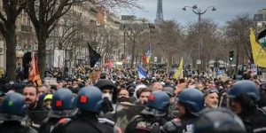 آلاف الفرنسيين يتظاهرون مجددا ضد خطة ماكرون لنظام التقاعد