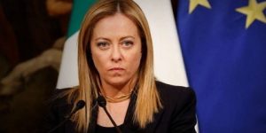 ميلوني تحمل 3 أولويات إيطالية إلى ليبيا