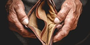 لماذا يمنع الرزق عن العبد ؟