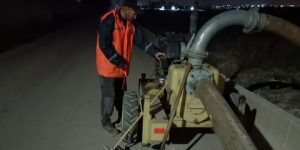 المضخات لتصريف مياه الأمطار ببئر توتة