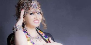 الفنانة القبائلية ثانينا تعيد أغنية “أفكيغك أوليو” لرابح عصمة