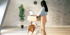 الوقوف بدل الجلوس يقلل من وزن الجسم