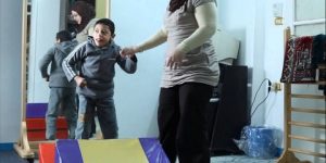 في اليوم العالمي لهم.. “الموعد اليومي” تروي معاناة أمهات الأطفال المصابين بالأمراض النادرة