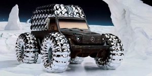 في اسبوع لندن للأزياء.. مرسيدس تحول G-Class إلى معطف ضخم