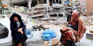 أحلام مستغانمي رفقة أدباء وفنانين عرب.. ” ارفعوا الحصار عن سوريا “