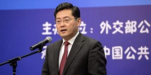 بكين تبدي استياءها الشديد من استخدام واشنطن “القوّة” لمهاجمة منطادها