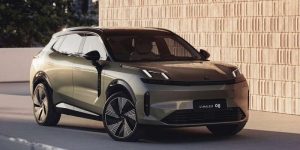 بنظام ترفيهي ضخم.. كشف جزئ لسيارة “لينك اند كو 08 “