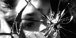 تكسرت المرايا