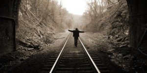 الدنيا مسافات