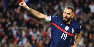 الحرب مستمرة.. بنزيما يوجه تهديدا صريحا لديشامب