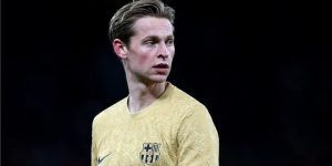 أبرزهم دي يونغ.. صفقات ضخمة على طاولة يونايتد