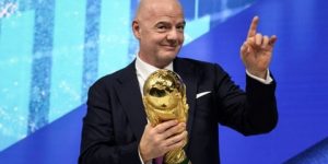 المشجعون يتهمون الفيفا “بقتل كرة القدم”