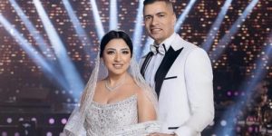 حسن شاكوش يرد على منتقدي سجود زوجته في القاعة: مواظبة على الصلاة