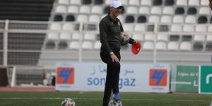 دزيري يؤكد أنه مطالب باللعب على الأدوار الأولى