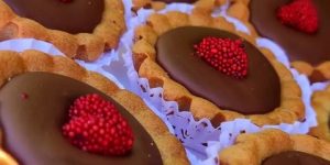 حلويات العيد.. تارتولات بالتوفيا والشوكولاتة