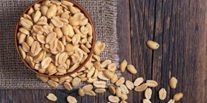 صحتنا في غذائنا.. هل الفول السوداني يزيد الوزن؟