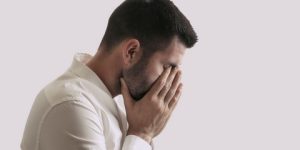   يعلم السر وأخفى