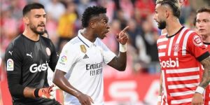 فينيسيوس يستهزئ بحكم مباراة جيرونا