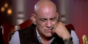 محمد لطفي ينهار باكيا بسبب سؤال عن هيثم أحمد زكي
