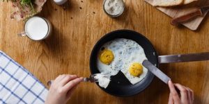 وجبتان أم 6 وجبات. كم يجب أن تأكل يوميا؟