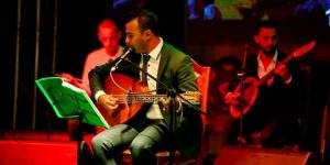 اختتام مهرجان الأغنية الملتزمة بتيارت.. تتويج “أهل الدار” بالجائزة الأولى