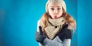إذا كنت دائم الشعور بالبرودة.. فحاول أن تتفادى 7 أسباب