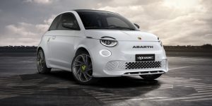 الدمج بين الحداثة والعصرنة والروح الرياضية.. الكشف عن أبارث 500e