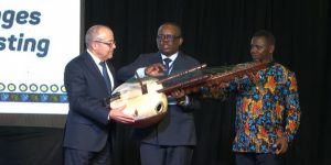 الاتحاد الإفريقي للبث الإذاعي يكرم رئيس الجمهورية السيد عبد المجيد تبون بأبوجا