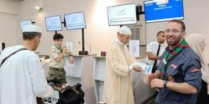 الكشافة الإسلامية لمحافظة الجزائر ترافق الحجاج بالمطار