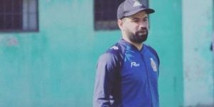 خلفاً للمدرب مراد كعروف.. نادي أقبو يتفق مع المدرب مفدي شردود لقيادة الفريق