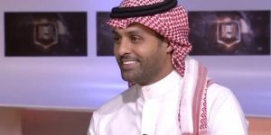 ياسر القحطاني يرد بقوة على كاراغر ونيفيل