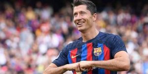 ليفاندوفسكي يتوج بجائزة البيتشيتشي