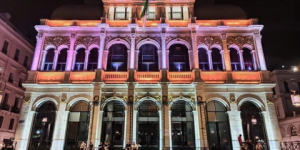 “شهر المسرح”.. الانطلاق بـ “المحتشد”