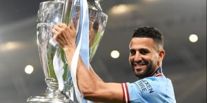 الكاف مهنئا محرز: العالم كله عند قدميك