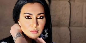 بسبب تصريحها عن الزواج من أحمد عز … روّاد السوشيال ميديا يفتحون النار على ميرهان حسين